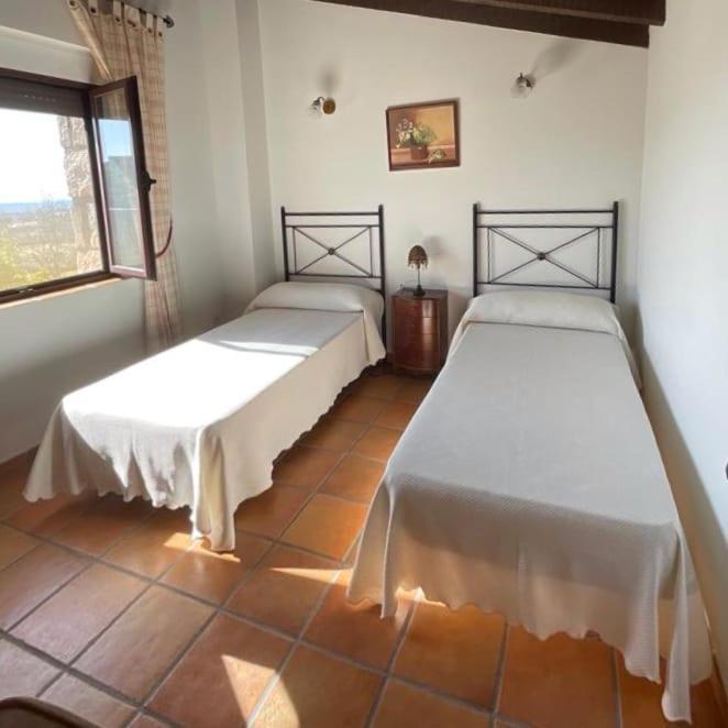 Casa Rural En Candeleda Con Piscina Y Un Maravilloso Jardin Экстерьер фото