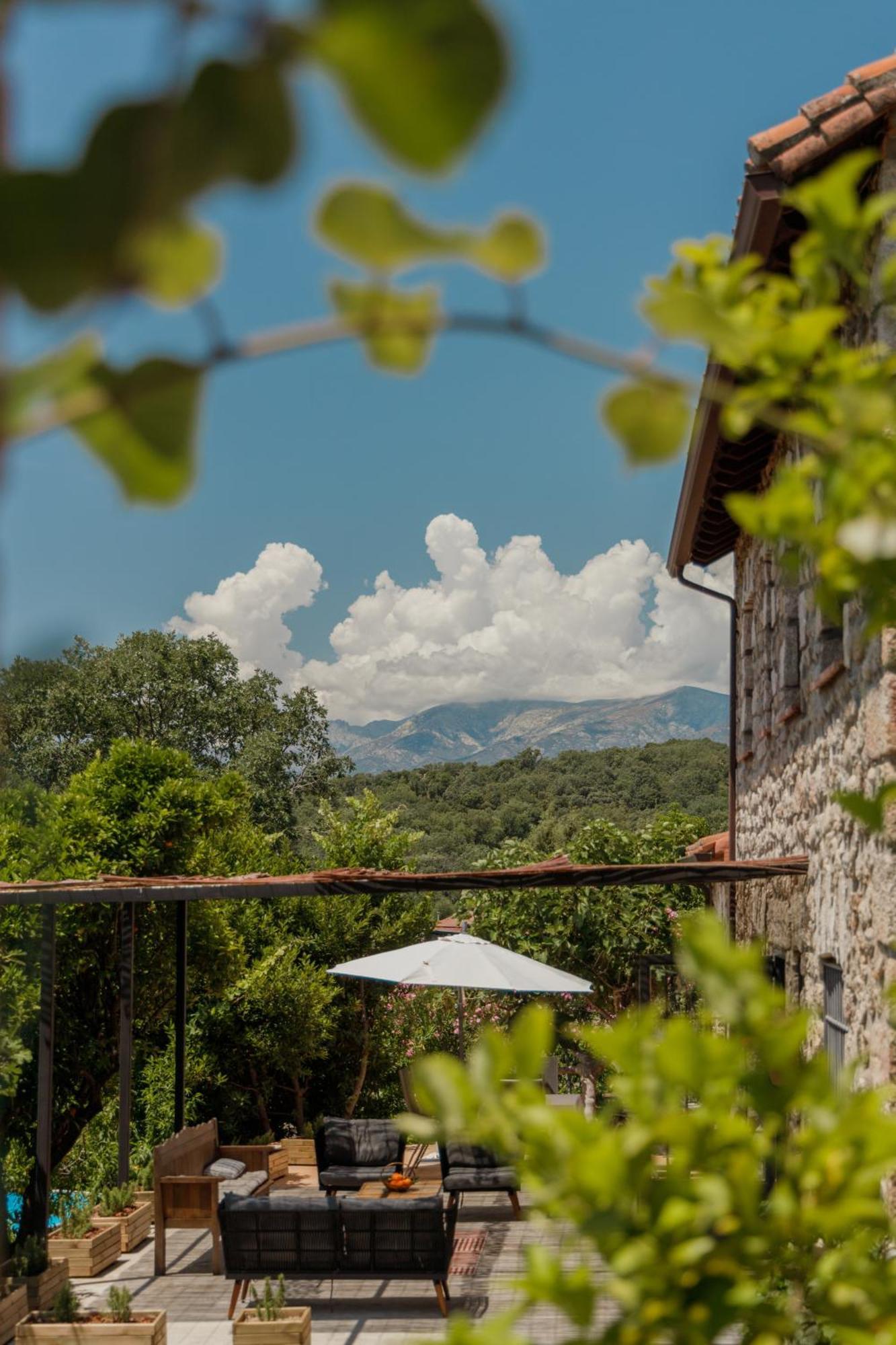 Casa Rural En Candeleda Con Piscina Y Un Maravilloso Jardin Экстерьер фото