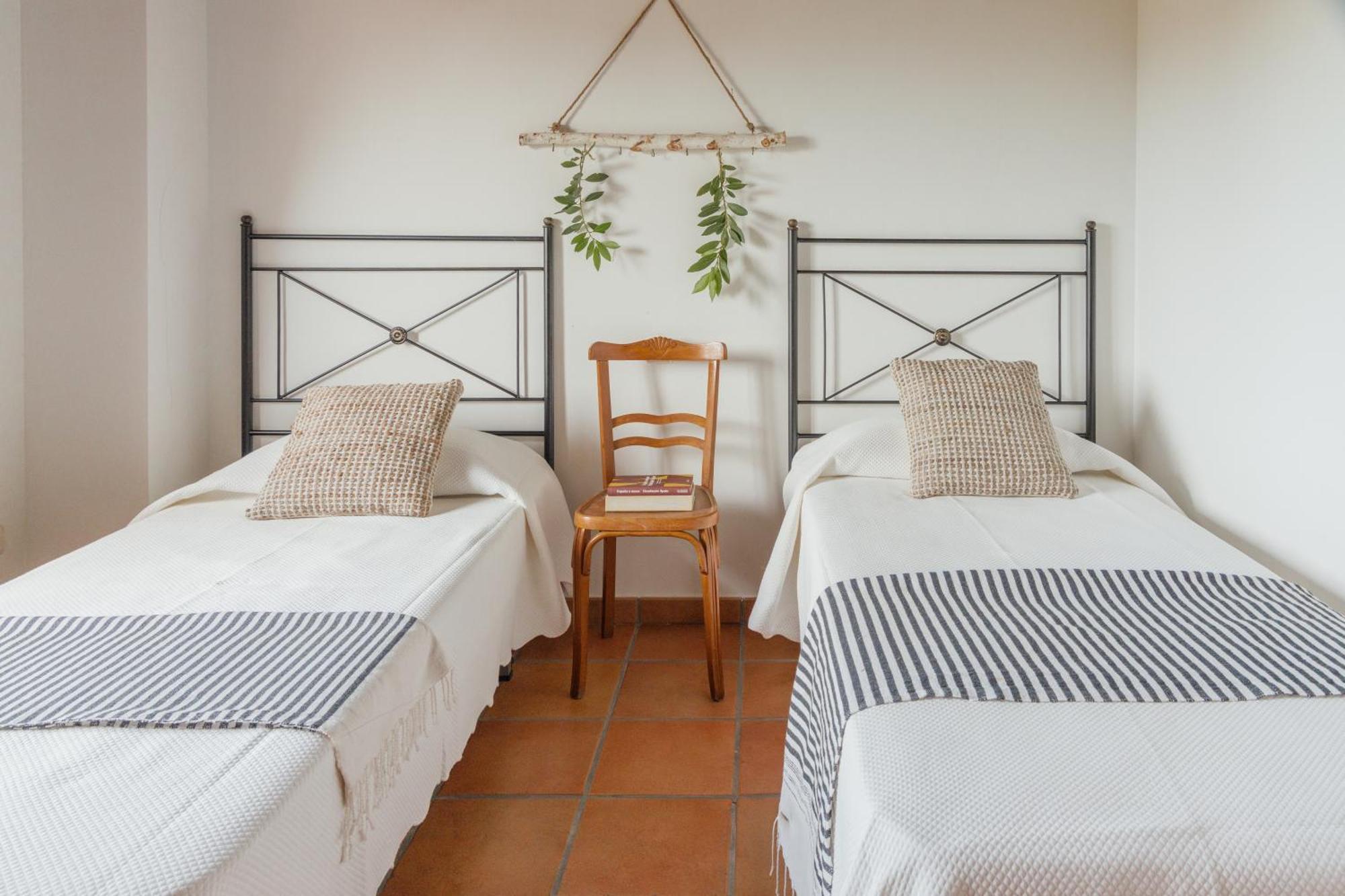 Casa Rural En Candeleda Con Piscina Y Un Maravilloso Jardin Экстерьер фото