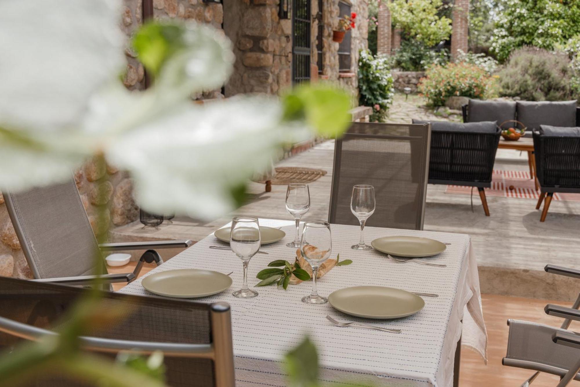 Casa Rural En Candeleda Con Piscina Y Un Maravilloso Jardin Экстерьер фото