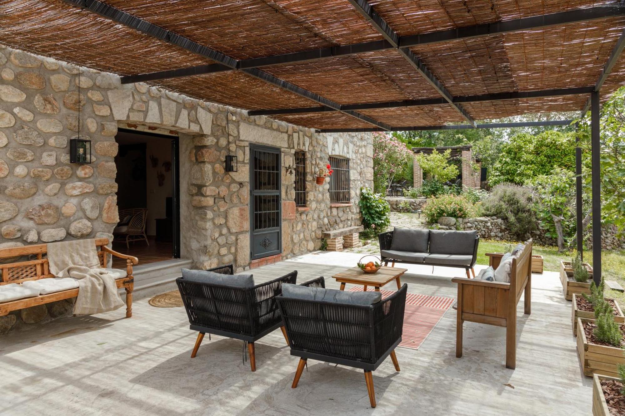 Casa Rural En Candeleda Con Piscina Y Un Maravilloso Jardin Экстерьер фото
